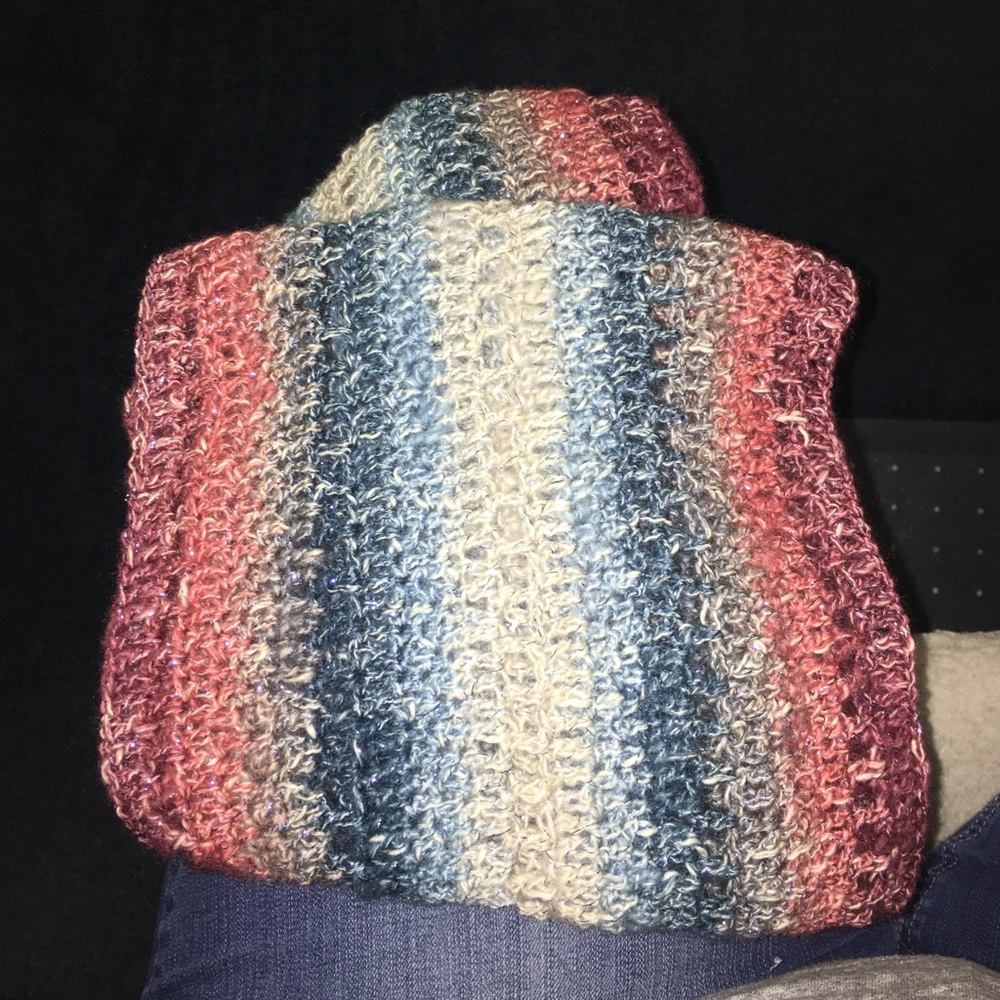 Handmade crocheted infinity scarf coral teal blue - Picture 3 of 5